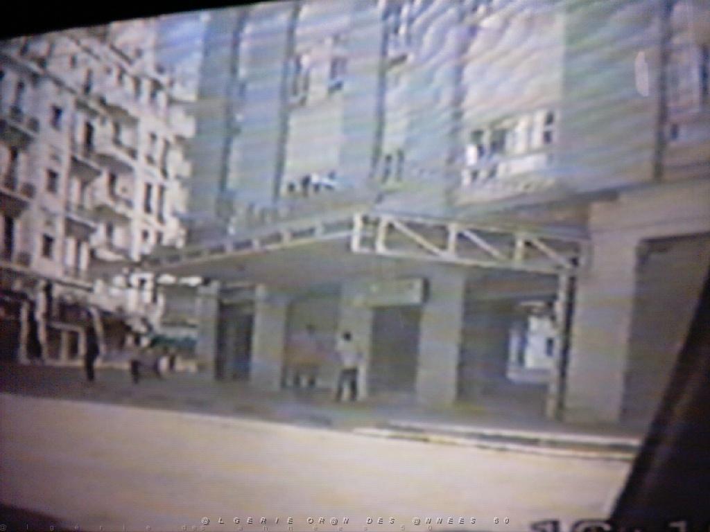 VOYAGE DU 22 29 04 2006 790 Le cafe riche.jpg